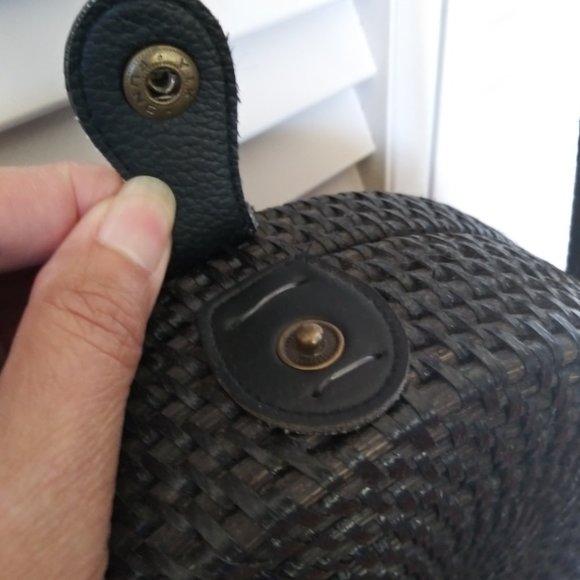 Lokatan Rattan Roundie Lotus Shoulder Bag - Picture 3 of 9